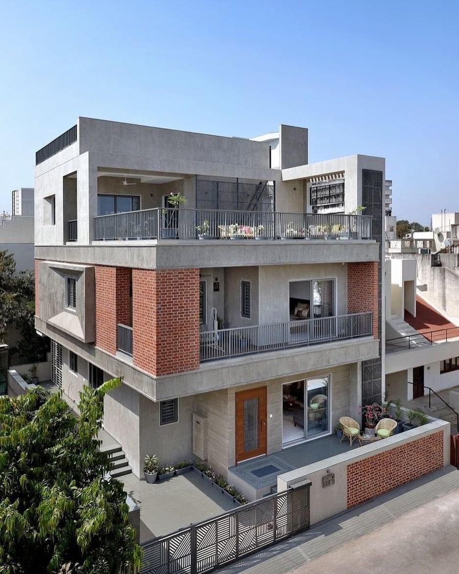 Grey Structure vs Turnkey Cost in DHA Lahore - Full Comparison